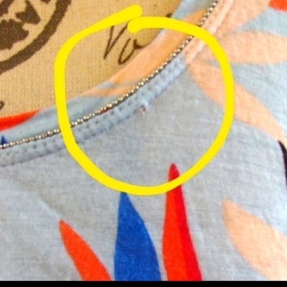 Jennifer Lopez Floral Tunic - Picture 3 of 4